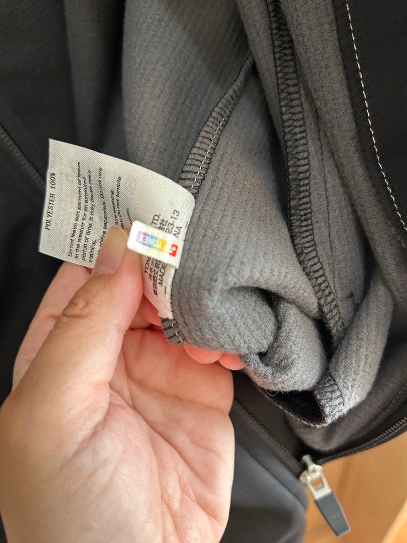 YONEX フード付きジャケット ブラックヒートカプセル　Oサイズ