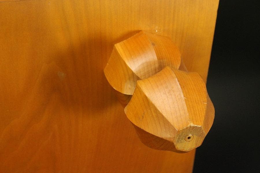 囲碁 碁盤 本榧 良木目 足付 総高26.7cm 厚み15cm 良品(A266)