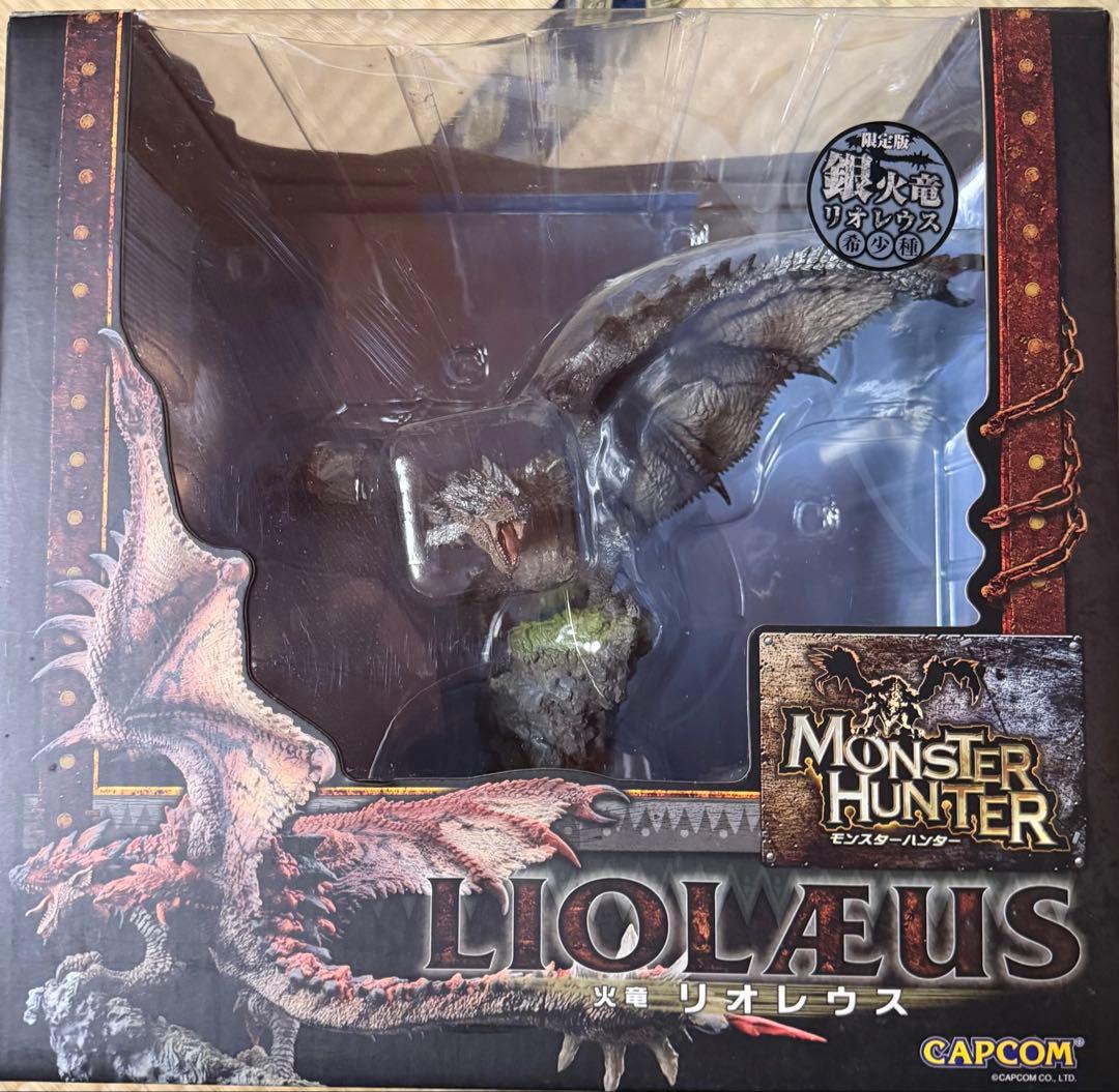 銀火竜リオレウス　クリエイターズモデル　開封済み