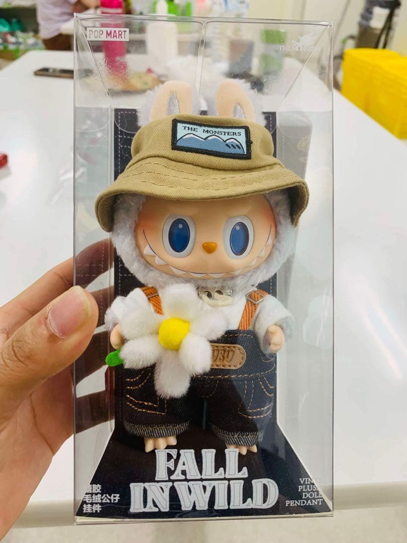 LABUBU THE MONSTERS FALL IN WILD ぬいぐるみ