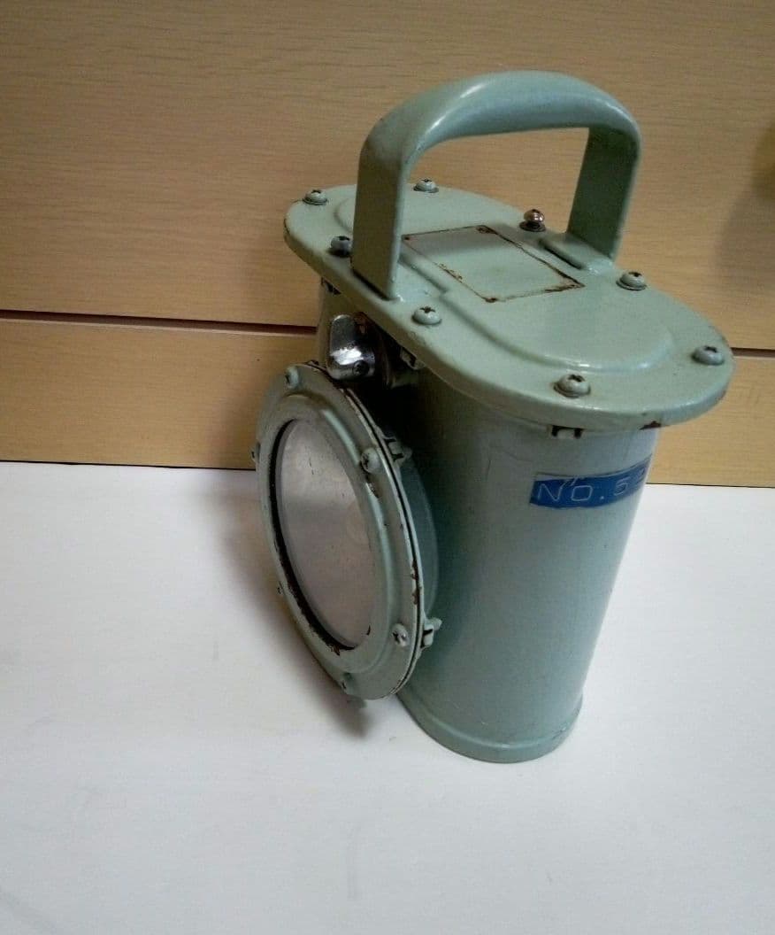 レトロ　アンティーク　ヴィンテージ　希少な海上自衛隊の乾電池式応急灯