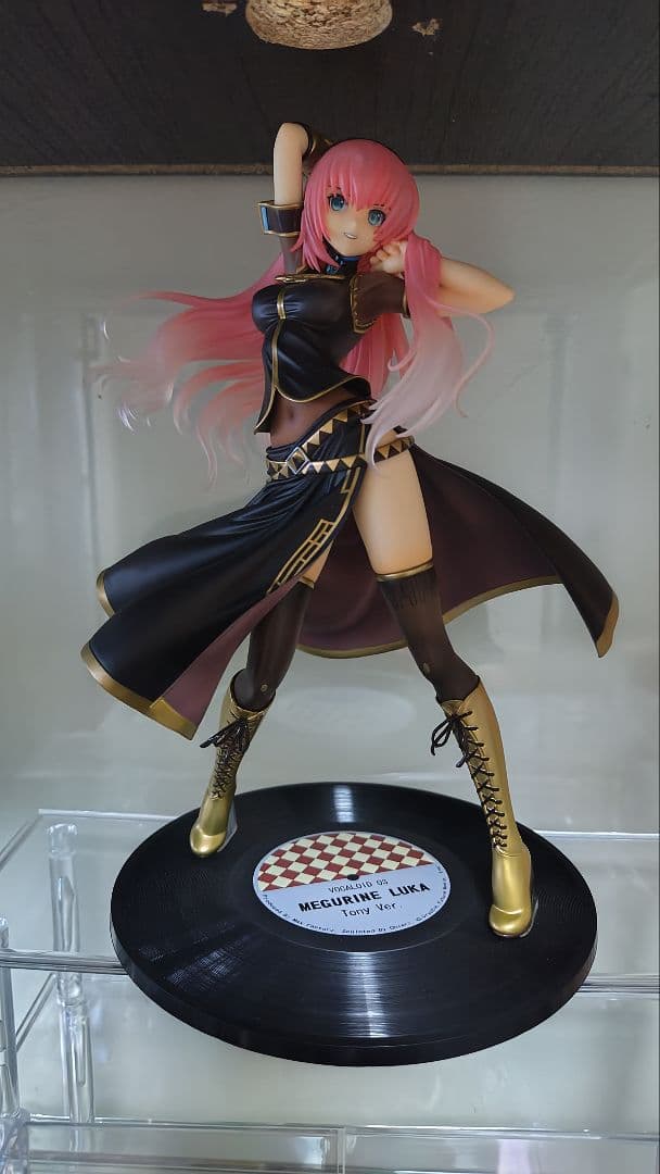 巡音ルカ　フィギュア　tony