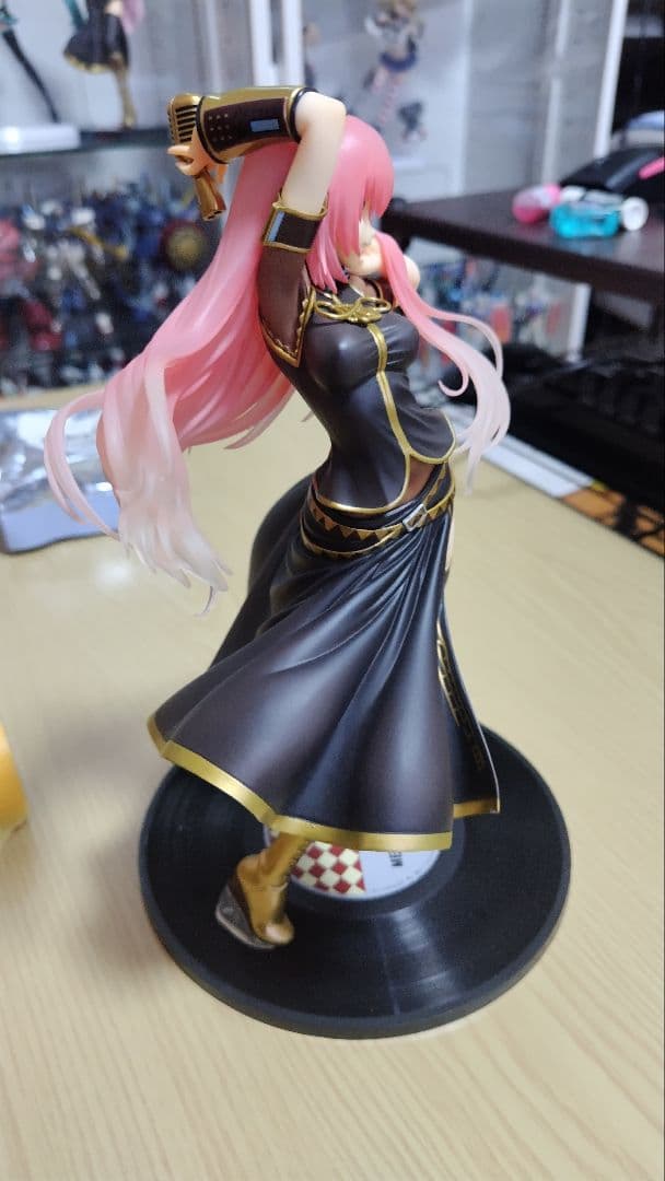 巡音ルカ　フィギュア　tony