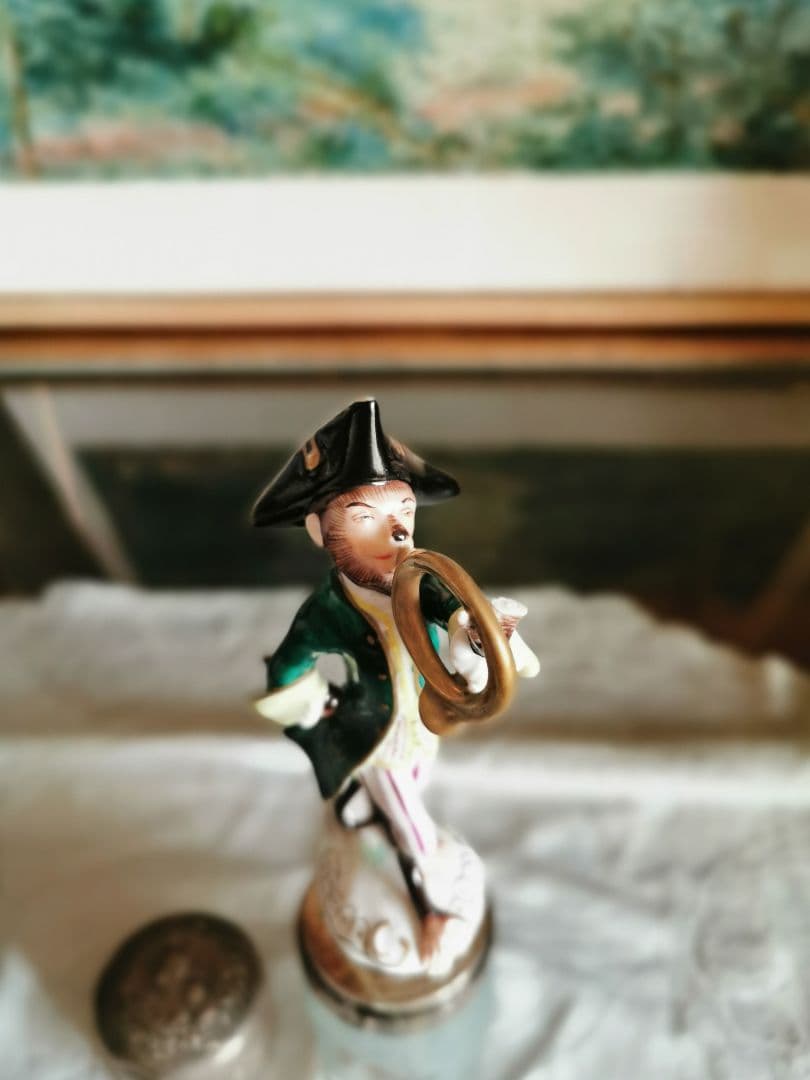 アンティークドイツ楽隊フィギュリン ホルンを吹く正装のモンキー 猿のオーケストラ