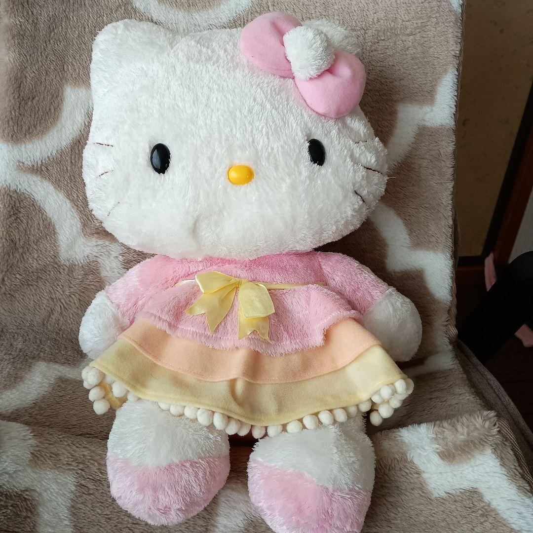 ハローキティ ふわふわぬいぐるみ 約30cm　レトロ