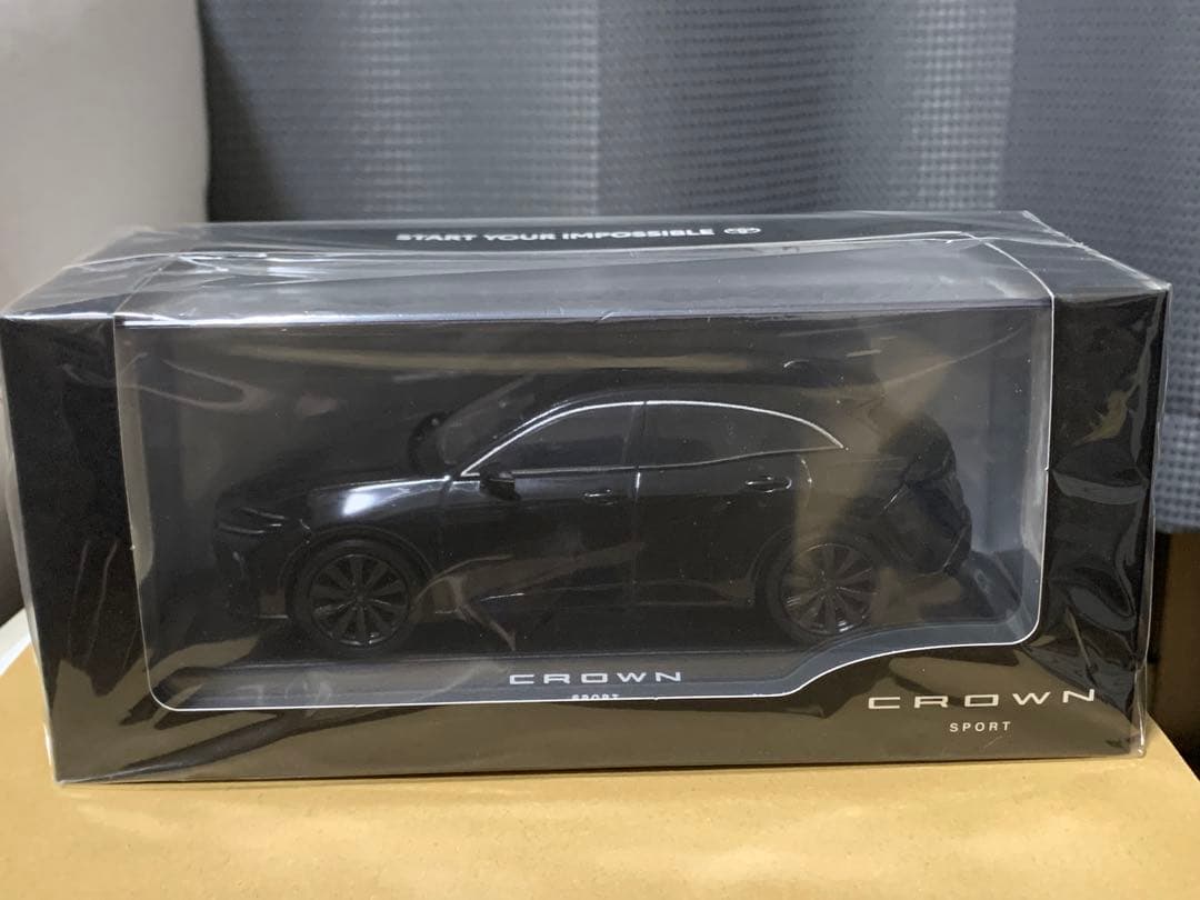 トヨタ クラウンスポーツ ミニカー