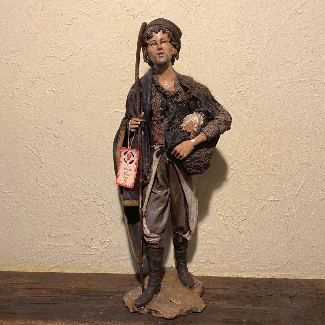 イタリア製 アンジェラ・トリピ作のテラコッタ（素焼き）人形