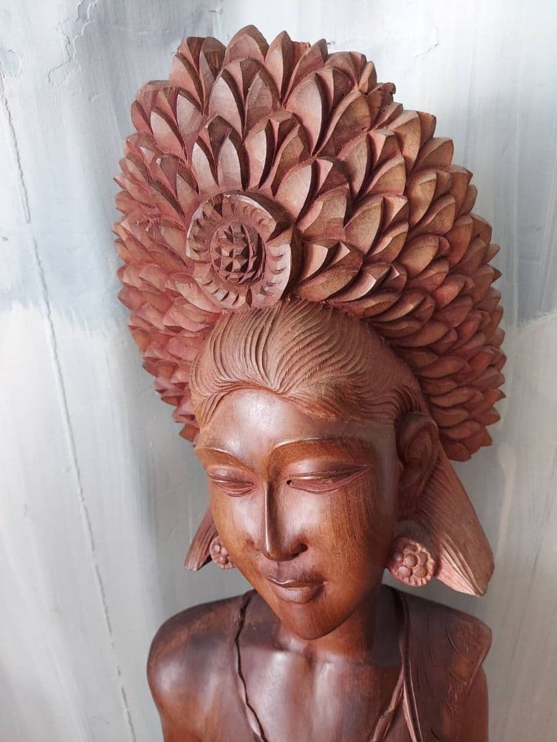 木製女性像 彫刻 　バリ島　木彫り