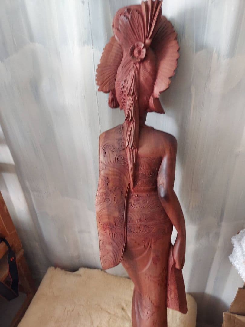 木製女性像 彫刻 　バリ島　木彫り