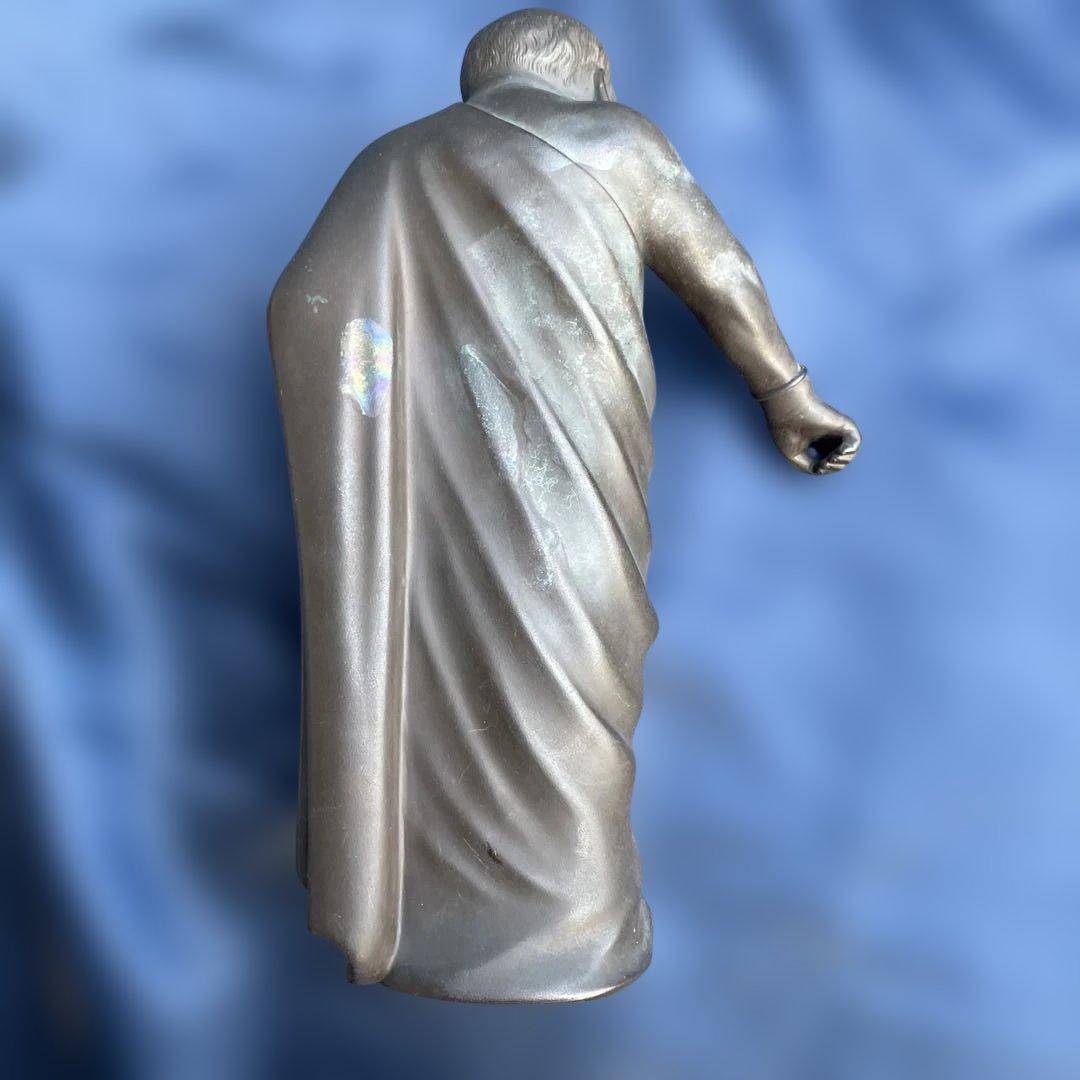 (418)だるま大師の達磨像と思われます。