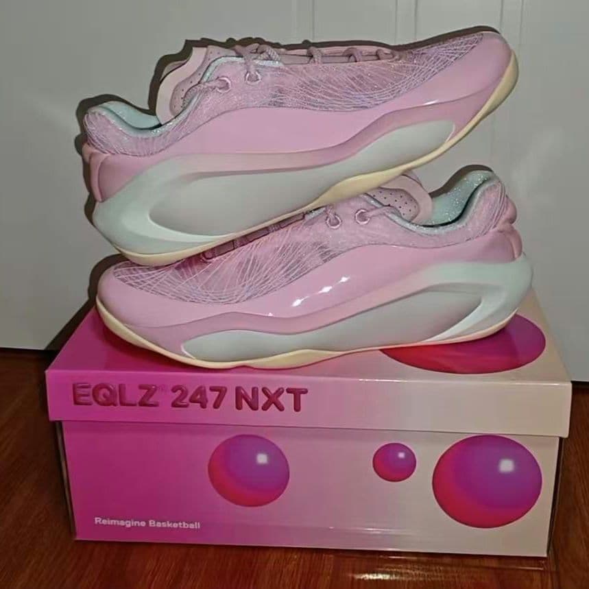 EQLZ 247 NXT \"Bubbio Gum\" 希少バッシュ 日本未発売
