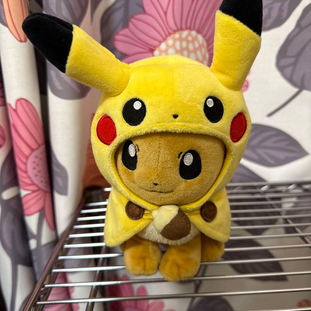 イーブイ　ピカチュウフード付きぬいぐるみ