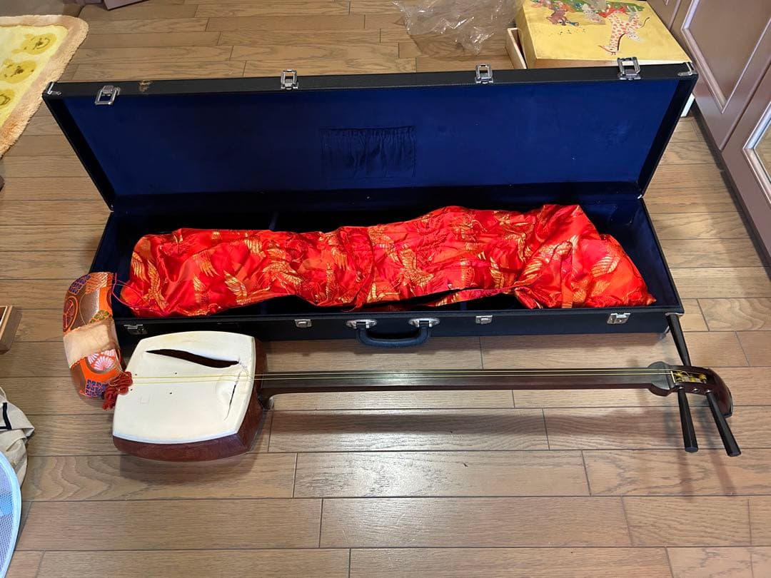 三味線　バチ、ケース込み