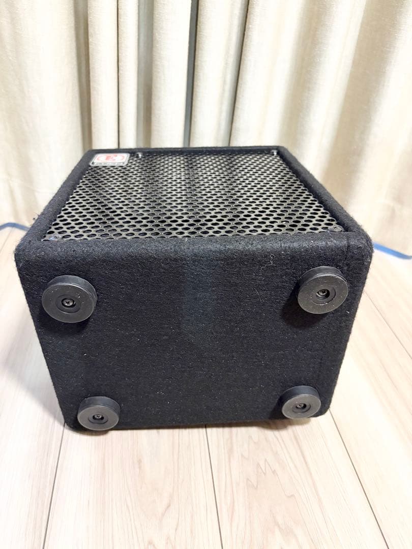 EDEN EC8 20Wベースアンプ