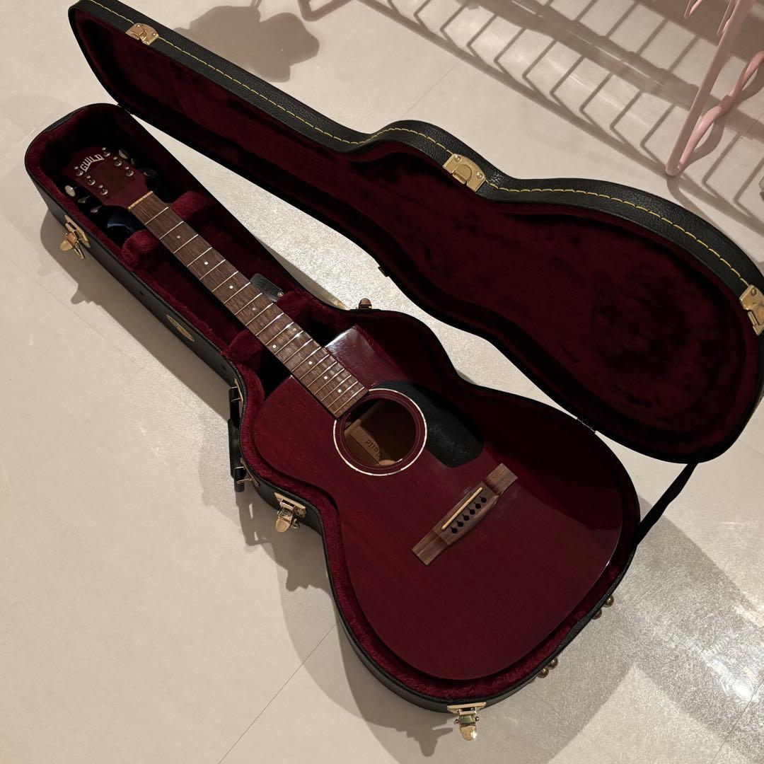 Guild M-120CHアコースティックギター(赤)