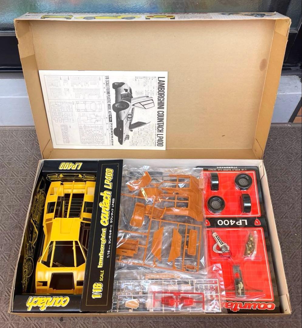 旧　フジミ　カウンタックLP400　1/16　未組立品　開封品