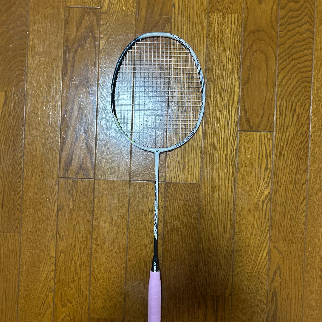 バドミントンラケット アストロックス99PRO ピンク グリップ