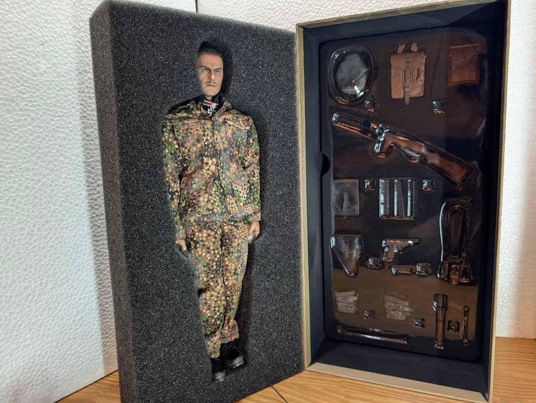 ミリタリー German Waffen-SS Panzer Commander 1/6
