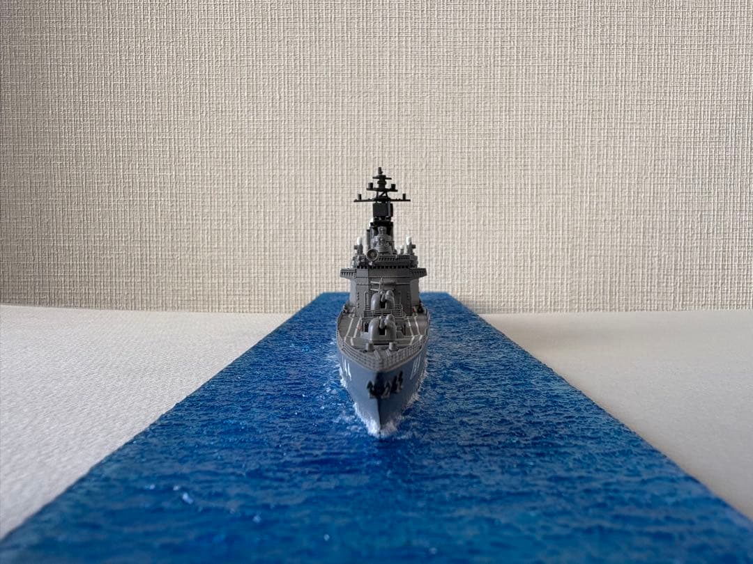 1/700 海上自衛隊　護衛艦くらま　全塗装　洋上ジオラマ