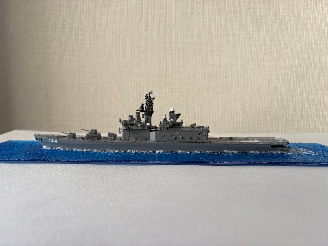 1/700 海上自衛隊　護衛艦くらま　全塗装　洋上ジオラマ