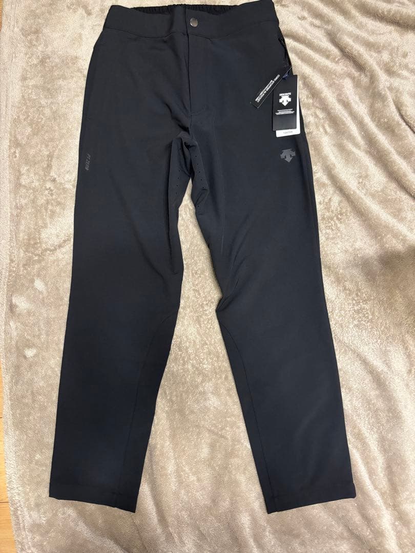 美品★DESCENTE 裏起毛ストレッチ 暖パン　ブラックパンツ