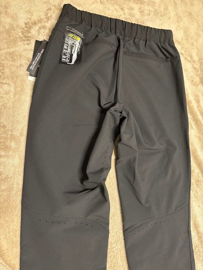 美品★DESCENTE 裏起毛ストレッチ 暖パン　ブラックパンツ