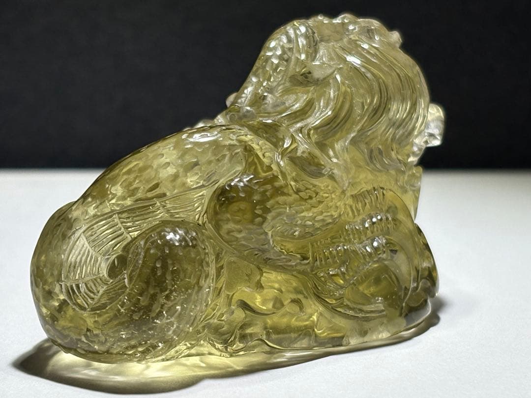 鑑別書付　最高品質リビアングラス　龍彫刻