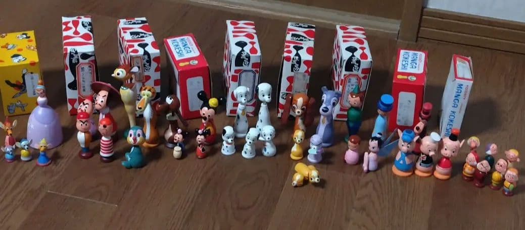 ミ*ン様 未使用 経年保管品ディズニーの城 まんがこけし 9種キャラミッキーマウ