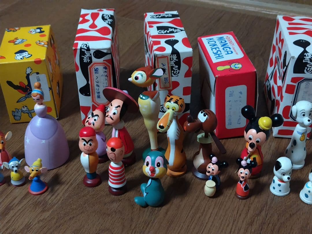 ミ*ン様 未使用 経年保管品ディズニーの城 まんがこけし 9種キャラミッキーマウ