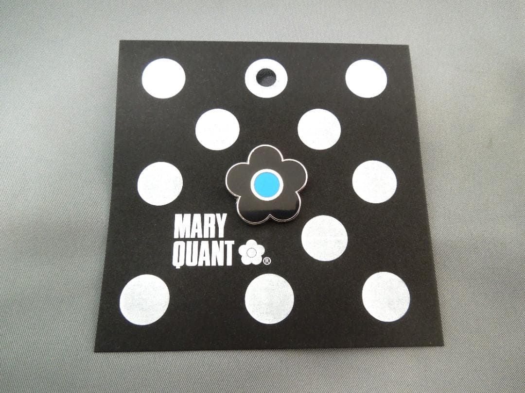 美術館グッズ【7824】　〈展覧会シリーズ〉マリー・クワント展②　ピンバッジ４色