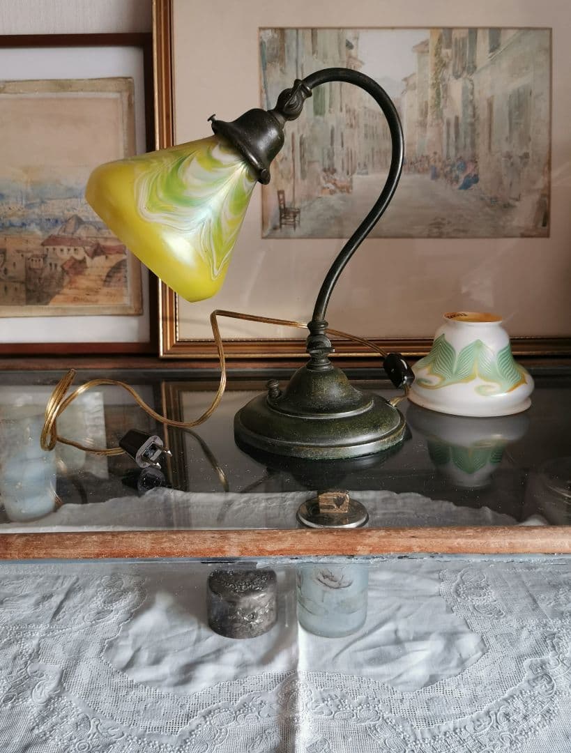 アンティーク 玉虫色イエロー&翠&乳白&桜 ファブリル系ガラス ランプスタンド