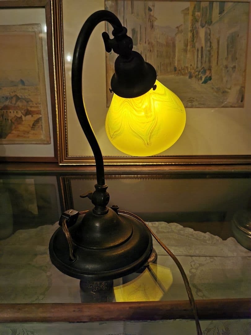 アンティーク 玉虫色イエロー&翠&乳白&桜 ファブリル系ガラス ランプスタンド