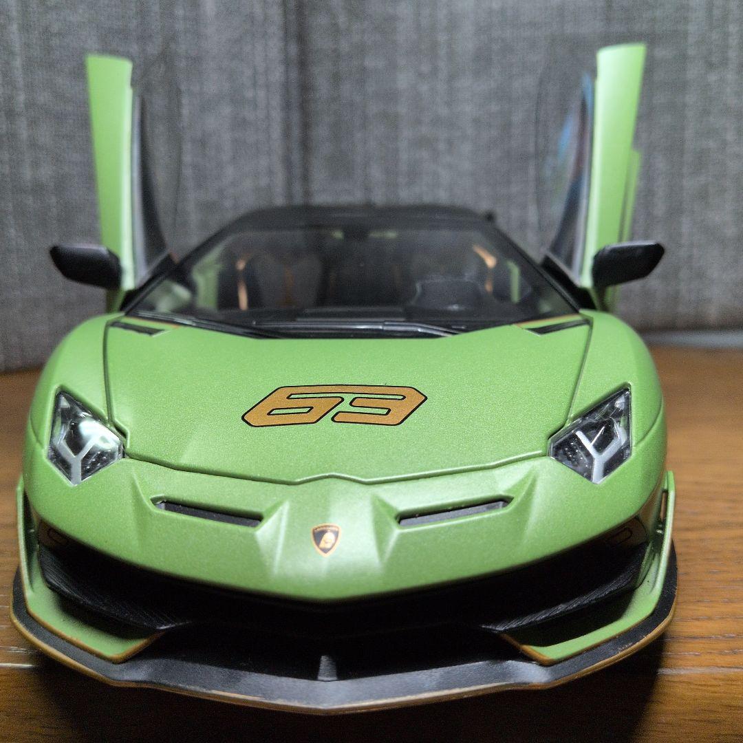 アヴェンタドール ロードスター1:18スケール 　マットグリーン 63