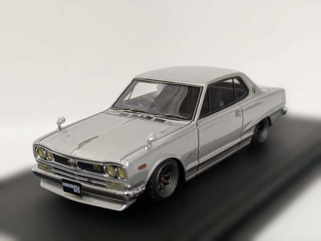 イグニッション モデル 1/43 スカイライン 2000GT-X KGC10 銀