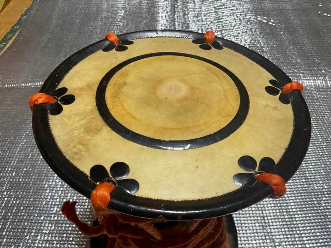 鼓／年代物。金時絵【汚れ、鼓裏にヒビ割れが少しだけ御座います。】