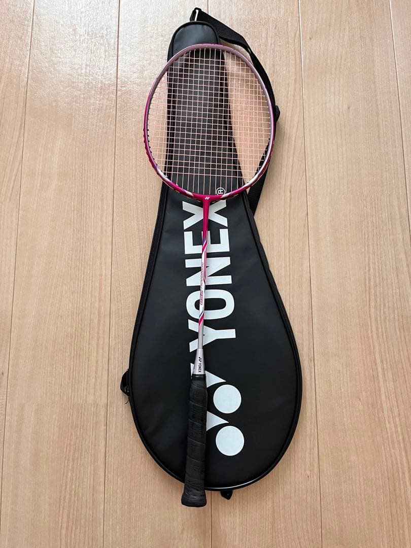 YONEX バドミントンラケット ピンク　ケース付き