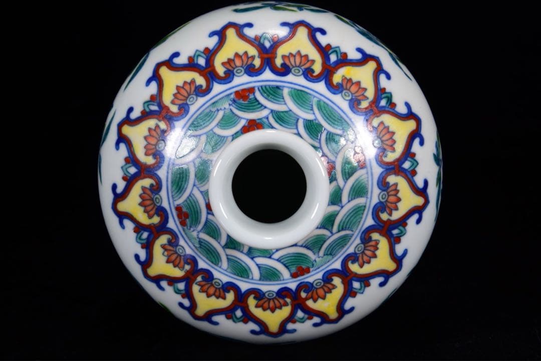 旧蔵　珍品　清国雍正時代の鬥彩三果 模様 梅瓶 　インテリア花瓶置物 インテリア