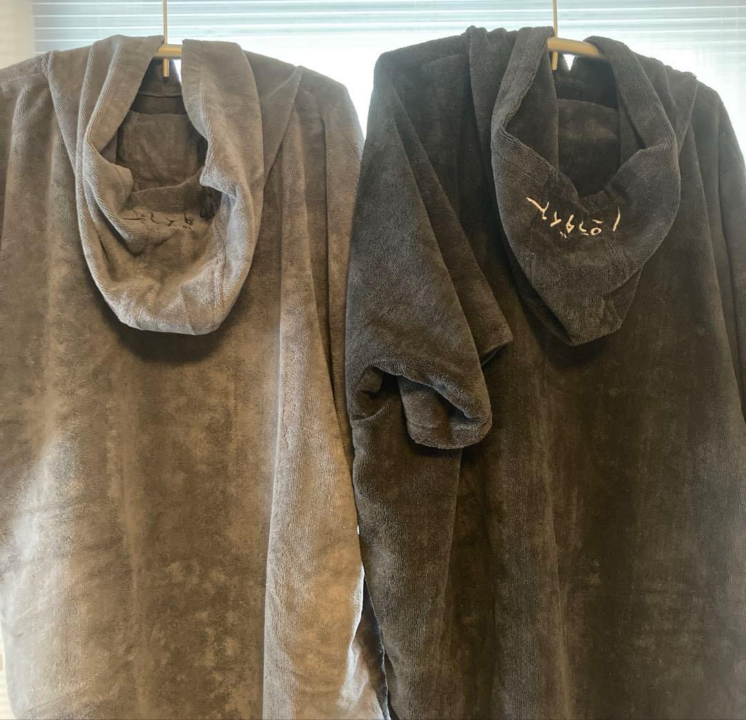 値下げ！「The Sauna」:サウナポンチョ 2色セット+サンダル 2足