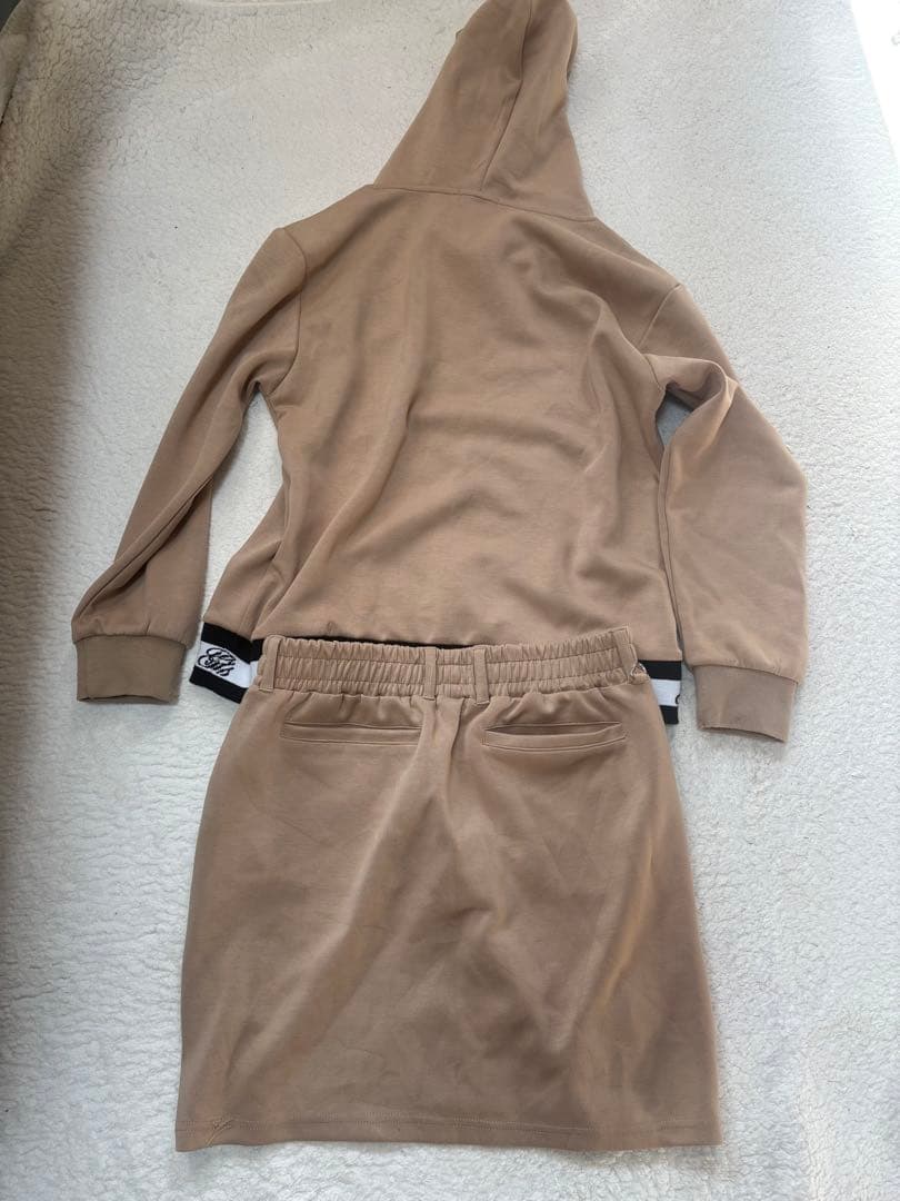 ベージュ フード付きスウェットゴルフセットアップ