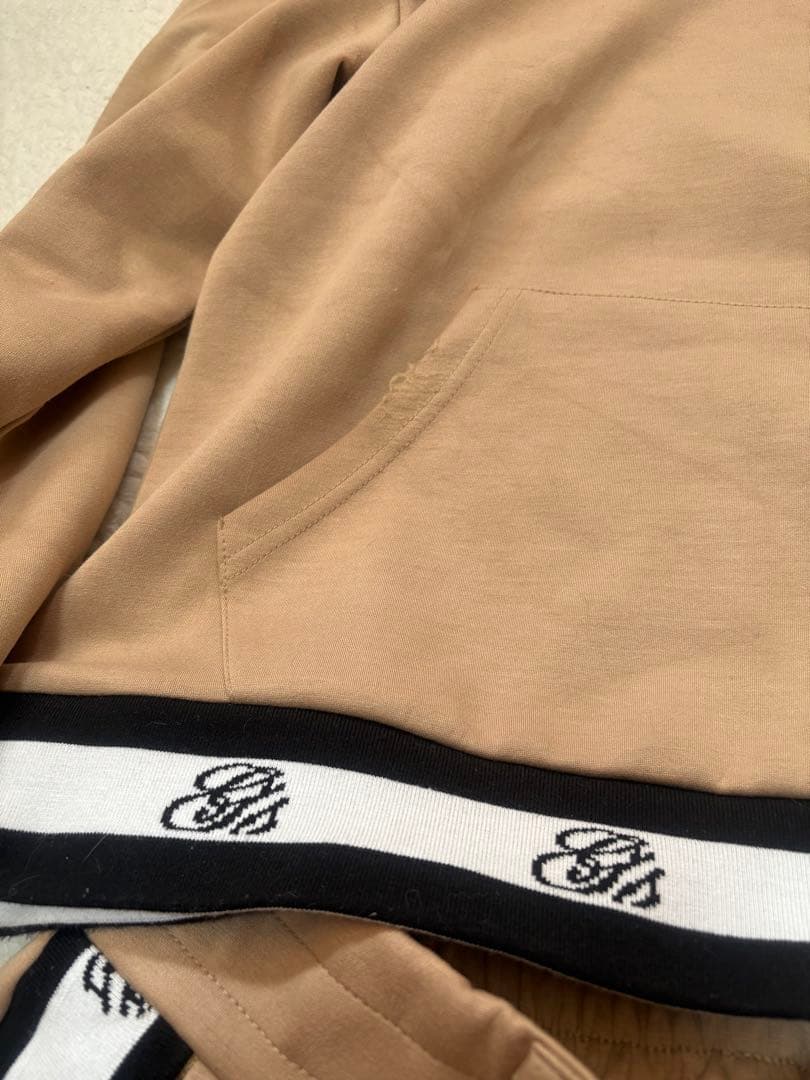 ベージュ フード付きスウェットゴルフセットアップ