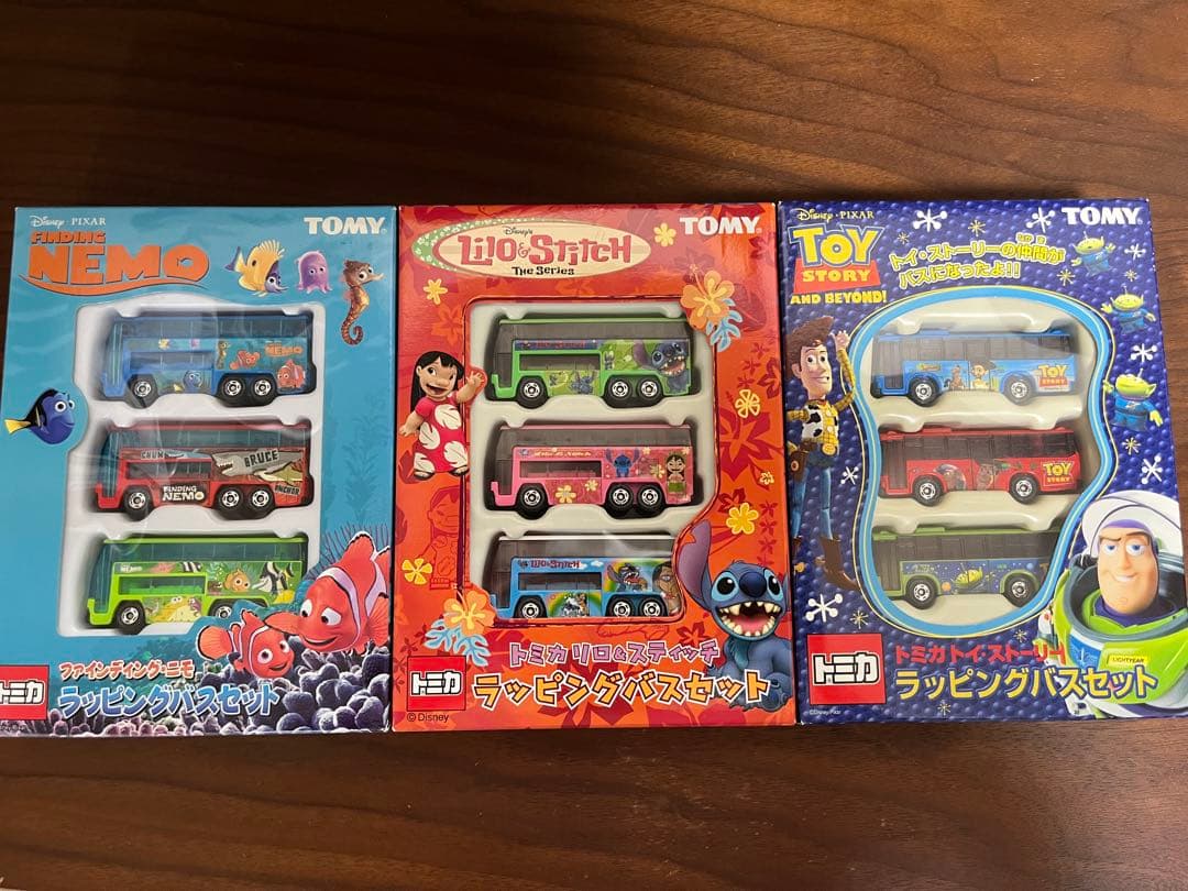 トミカ　ディズニーラッピングバスセット3種