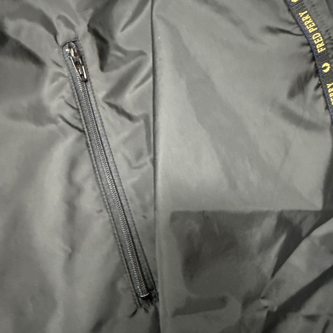 【特価】FRED PERRY 上級ウインドブレーカー