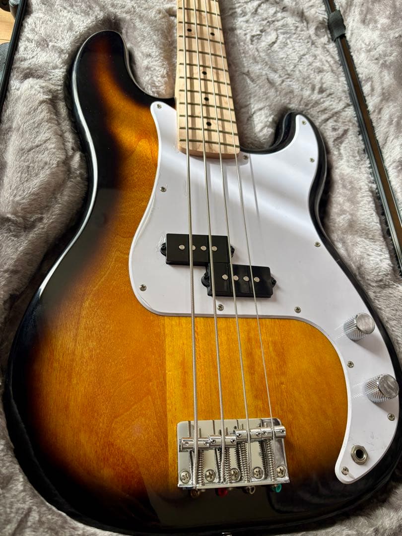 ベース Squier Sonic precision bass