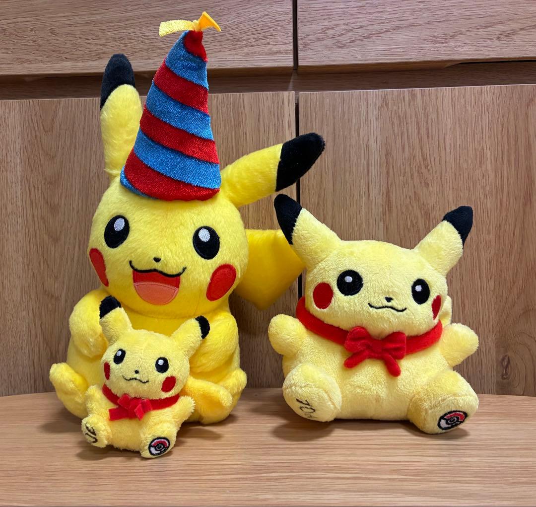 ポケモンセンター10周年記念　ピカチュウ　ぬいぐるみ　2個セット