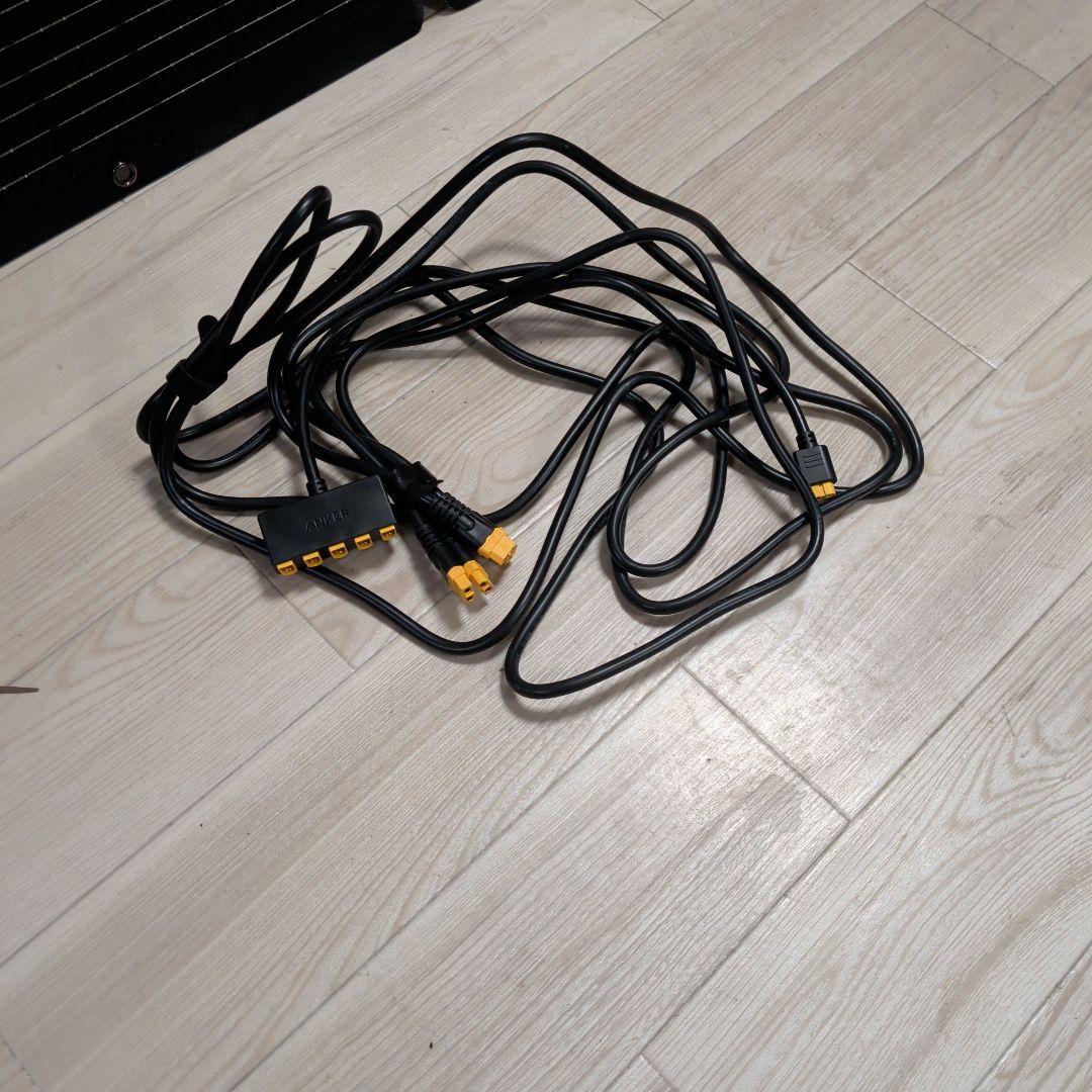 ANKER 折りたたみ式ソーラーパネル 4枚　２枚セット（２００W×２枚）