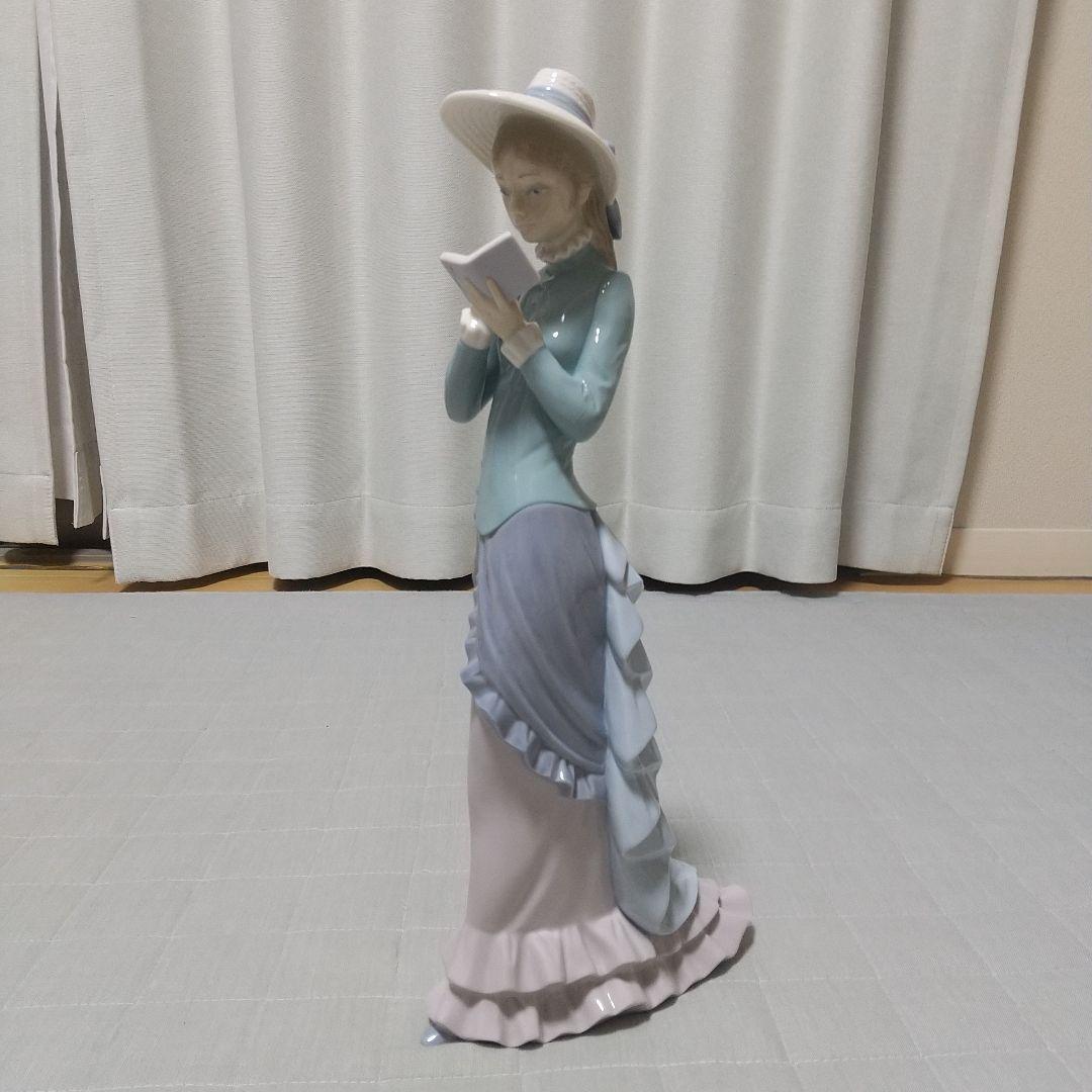 【値下げしました！】リヤドロ 読書をする貴婦人 LLADRO 05000