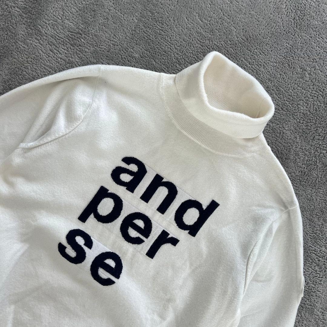 and per se アンパスィ　タートルネック　ニット　セーター　ロゴ　M