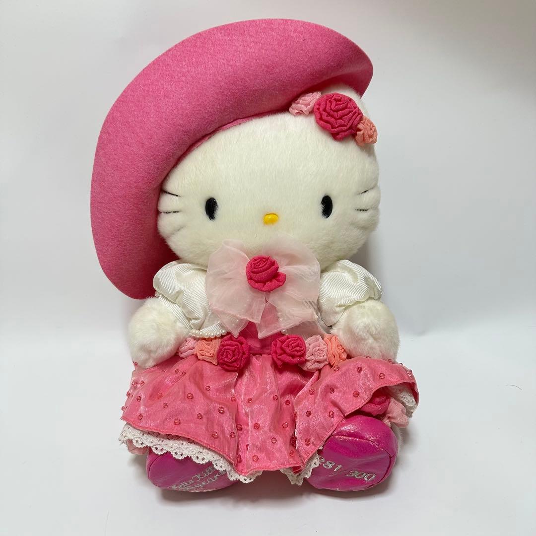 サンリオ　ハローキティ　30周年記念　特大ぬいぐるみ　300体限定　約40cm