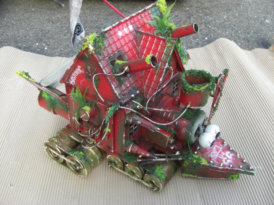 トーマス機関車 戦車 ロケット オブジェ 目が動く不思議な空間 家/倉庫 要塞