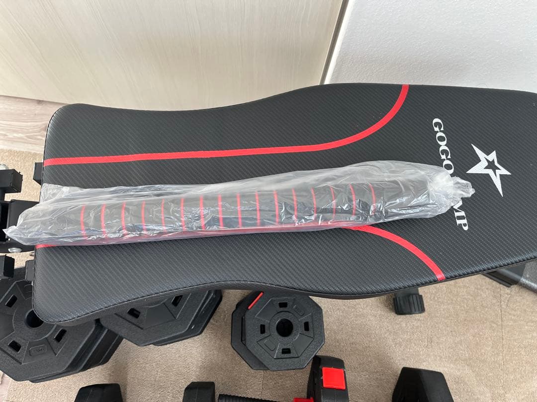 トレーニングベンチとダンベルセット